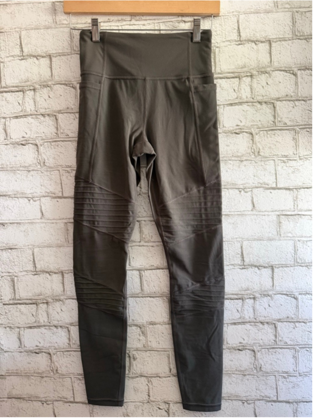 ATHLETA Inclination Moto Tight Leggings Size XS olive Green - Picture 4 of 9